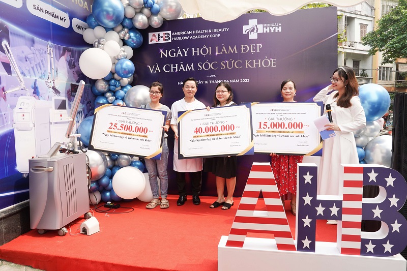 Các khách mời may mắn trong chương trình Bốc thăm may mắn